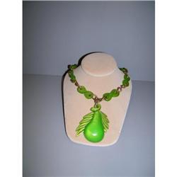 Bakelite Vintage Green Pear Necklace #924343