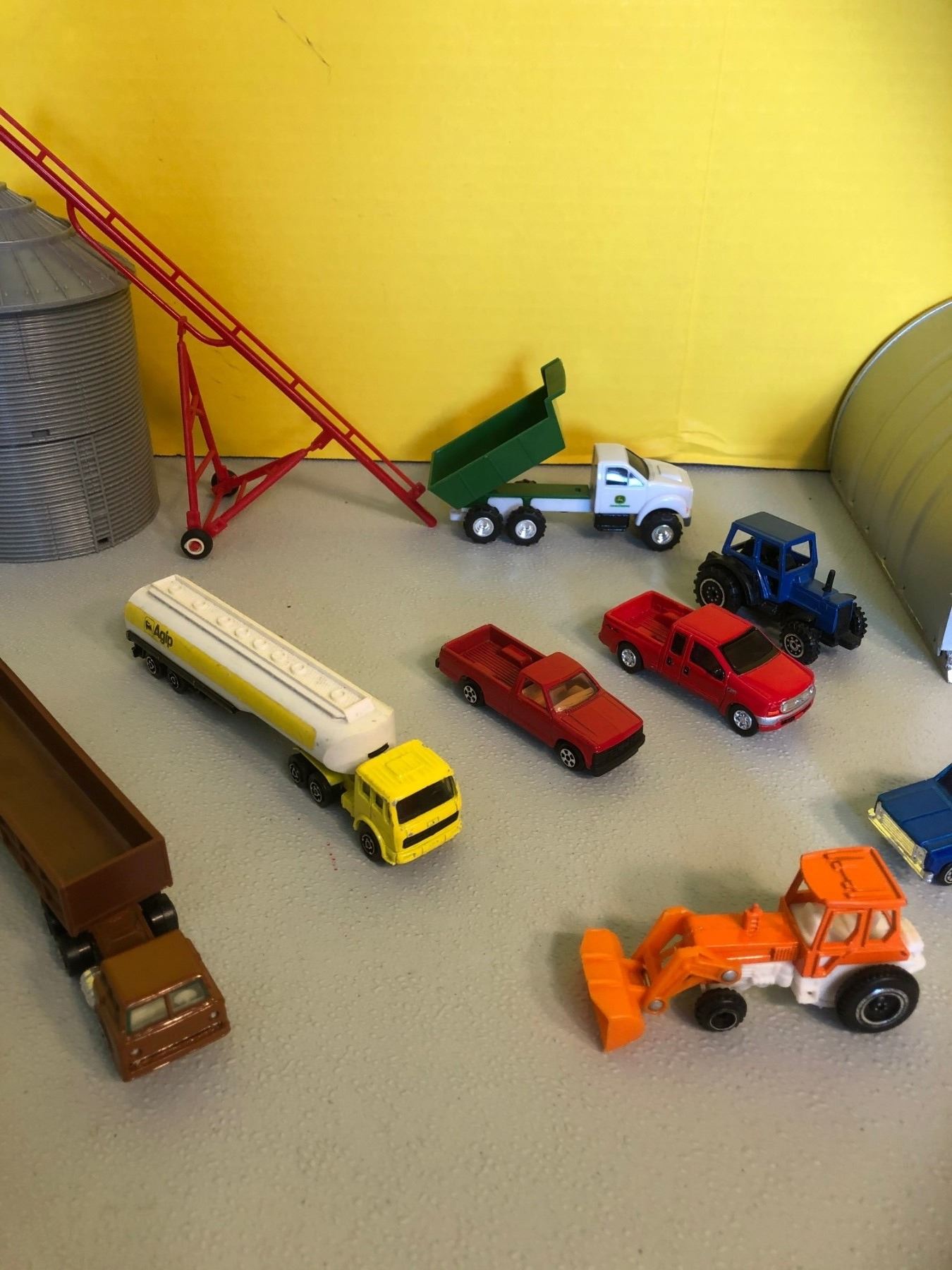 FARM YARD TOY SET Schmalz Auctions