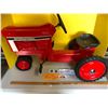 Image 1 : IHC 86 PEDAL TRACTOR 1983