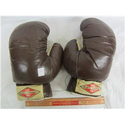 VINTAGE BOXING GLOVES