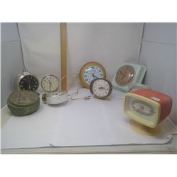 LOT OF 9 ANALOG CLOCKS (OUT OF ORDER)