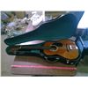 Image 1 : SMALL ACOUSTIC HONDO GUITAR W/ WORN HARD CASE