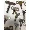 Image 2 : 18 Vintage Keys for Clocks and Wind Up Toys