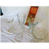 Image 1 : 5 SUNDAE FLOAT GLASSES AND BOX OF STRAWS 50S