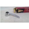 Image 2 : N.O.S. CHRYCO FRONT CHROME DOOR HANDLE