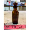 Image 3 : Vintage Amber Skull & Crossbones Iodine Bottle