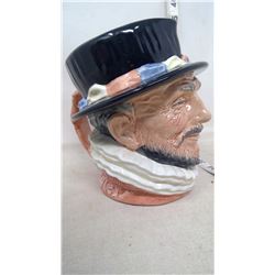 ROYAL DOULTON MUG "THE BEEF EATER" 1946