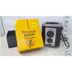 CAMERA - BROWNIE REFLEX MODEL