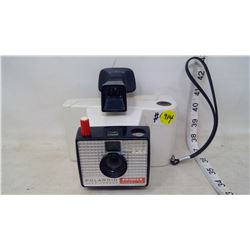 CAMERA - POLAROID SWINGER MODEL - 20
