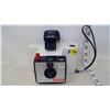 Image 1 : CAMERA - POLAROID SWINGER MODEL - 20