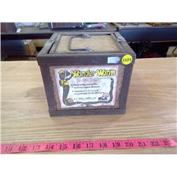 WONDER WORM VINTAGE WORM BAIT BOX