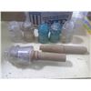 Image 2 : LOT OF INSULATORS (SOME CRACKED)