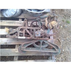 BEATTY BROS. HAY TROLLEY