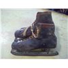 Image 3 : 2- PAIRS OF VINTAGE ICE SKATES