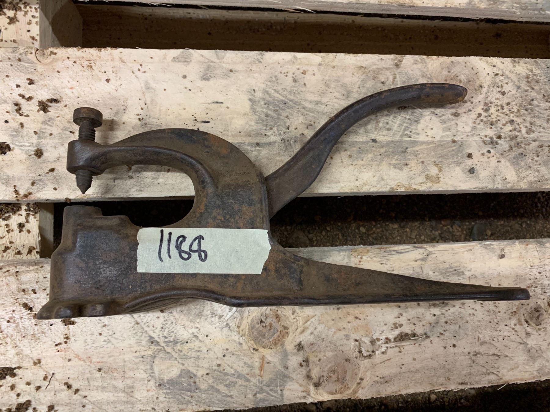 Vintage Riveter/Punch - Schmalz Auctions