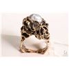 Image 3 : 14kt yellow gold ring set with large bluish silver baroque-irregular saltwater cultured pearl 8.75 X