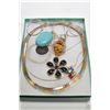 Image 1 : Tray lot of silver jewellery including two necklaces including tri-coloured, three neck chains with 
