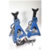 Image 1 : Two 6 ton jack stands and a 2 1/2" drop class 3 hitch with 2" ball