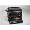 Image 1 : Vintage Underwood typewriter