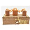 Image 1 : Boxed set of three chained yellow soap stone seal, purportedly 20th century, note fragile item