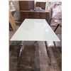 Image 2 : GLASS TABLE WITH LEAF