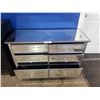 Image 2 : MIRRORED DRESSER