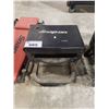 Image 2 : 2 SNAP-ON ROLLING SEATS