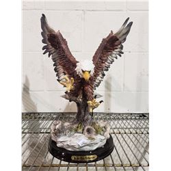 EAGLE FIGURE BY DECOR DEN COLLECTION NEW IN BOX