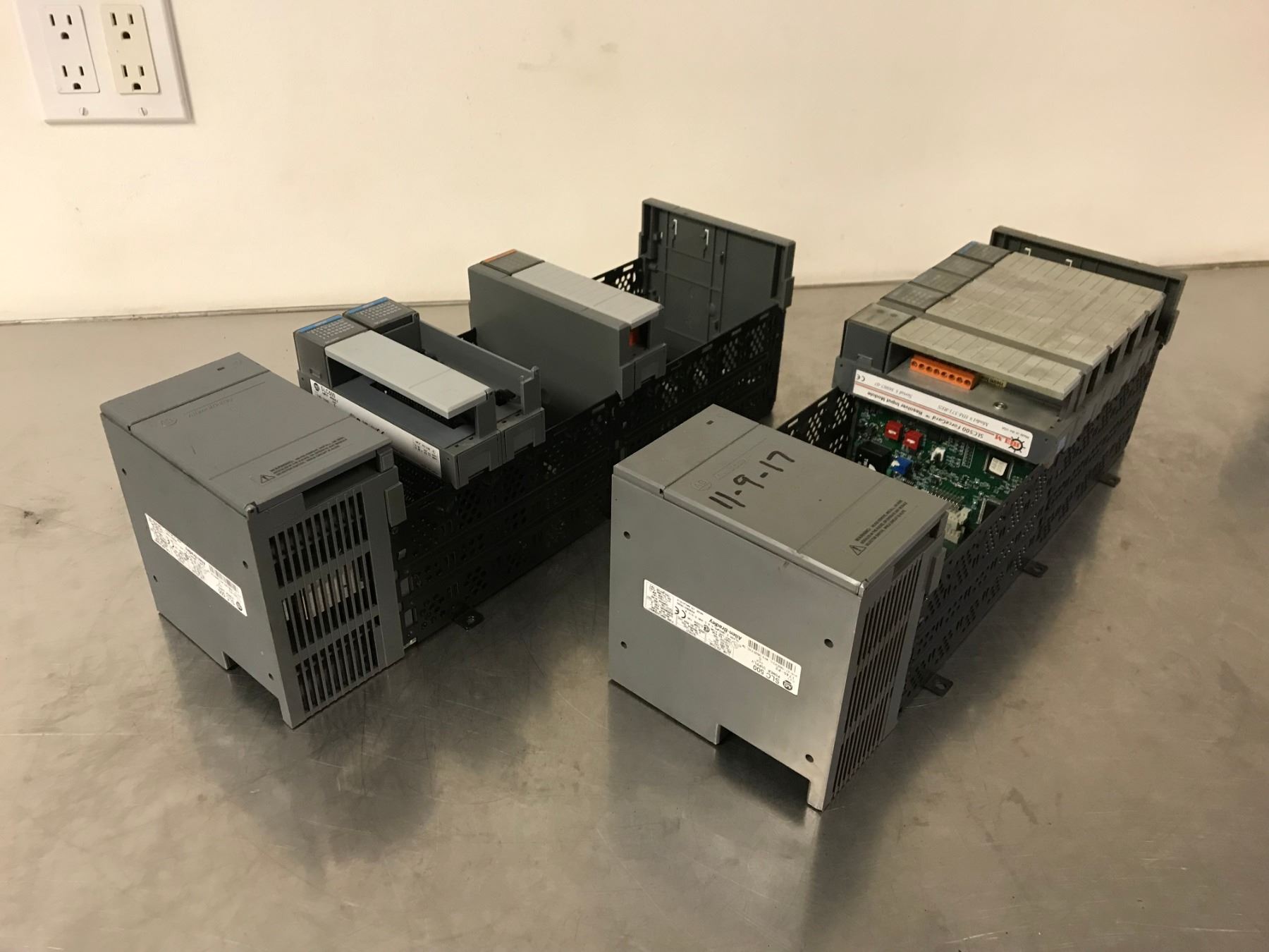 P2 Rack Module (2) ALLEN BRADLEY 1746-P2 SLC 500 POWER SUPPLY W/ 10 SLOT RACK & I/O ...