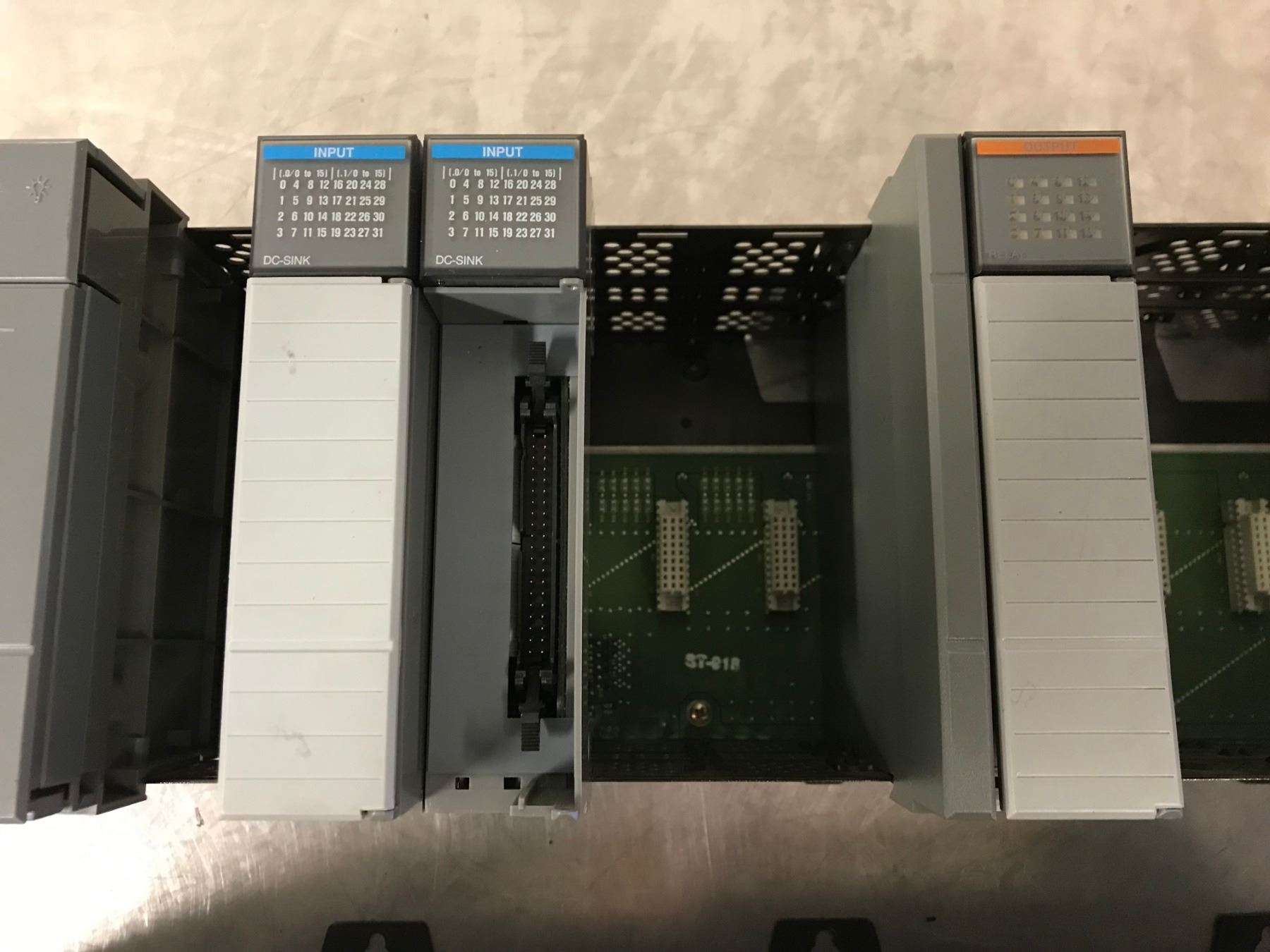 (2) ALLEN BRADLEY 1746-P2 SLC 500 POWER SUPPLY W/ 10 SLOT RACK & I/O ...