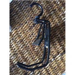 HAT HANGER/BLACK RUBBER COATED