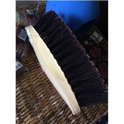 GROOMING BRUSH