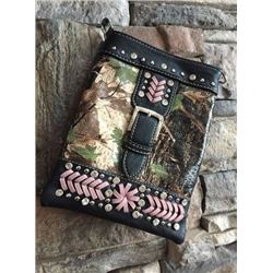 BLACK CELL PHONE PURSE/PINK CAMO BUCKLE DESIGN/8"X6"/SINGLE STRAP/CELL PHONE POCKET ON BACK WITH MAG