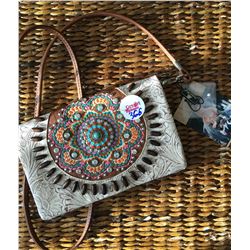 CREAM/BROWN MULTI COLOR STITCHING DESIGN/CONCHO MESSENGER WALLET-INNER AND OUTER ZIPPER COMPARTMENTS