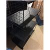 Image 5 : BLACK METAL AMERICAN WEST RETAIL SHELVING UNIT / COMES WITH A BAG OF HOOKS TO USE ON GRID PART OF UN