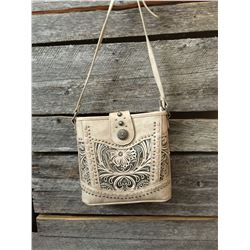 CLASSIC CREAM COLORED WESTERN TOOLED MESSENGER PURSE/Trinity Ranch line by Montana West features a l