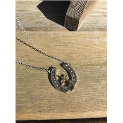 SILVER HORSESHOE/DOUBLE PISTOL NECKLACE/EARRING SET