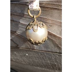 LENNY AND  EVA CREAMY SILVER PEARL  BEAD CHARM/PENDANT