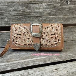 MONTANA WEST TRIFOLD WALLET WITH BUCKLE