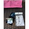 Image 2 : SMALL COWGIRL BAG WITH COWGIRL PURSE HOLDER, COMPACT MIRROR AND DIAMOND PAPER WEIGHT