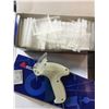 Image 2 : PRICE GUN COMES WITH TWO BOXES OF PLASTIC HOLDERS
