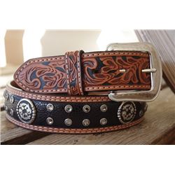SIZE 44"HAND TOOLED BLACK LEATHER BELT SILVER ENGRAVED ROUND CONCHOS/Clear crystal design in between