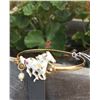 Image 1 : GOLD/CREAM FLORAL RUNNING HORSE BRACELET