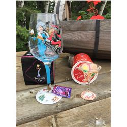 WINTER WONDERLAND WINE GLASS/ MINI MARTINI GLASS TREE DECORATION