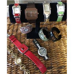 GROUP OF 10 NEW WATCHES  *need new watch batteries