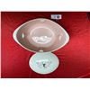 Image 2 : Very nice Mid Century Modern pink and white cassorole dish