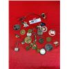 Image 1 : 1 bag of assorted bag of tokens pins etc