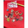 Image 1 : Large lot of Vintage rhinestone and vintage jewelry