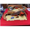 Image 1 : Vintage Hotwheels play set with 4 hot wheels