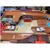 Image 3 : Vintage Hotwheels play set with 4 hot wheels